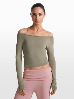 NikeSKIMS Stretch Knit Women's Off-Shoulder Long-Sleeve Top | Dune | (XS) | NWT
